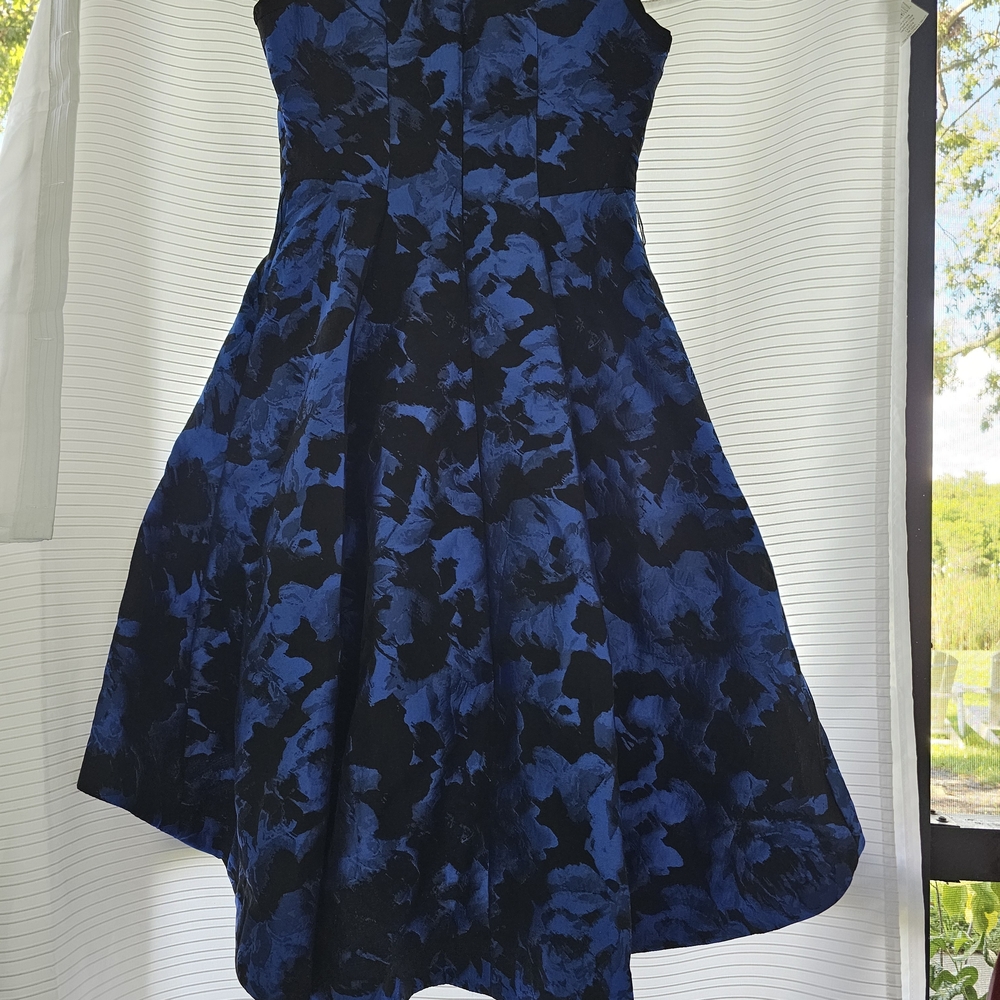 Chic Strapless Blue Floral Dress